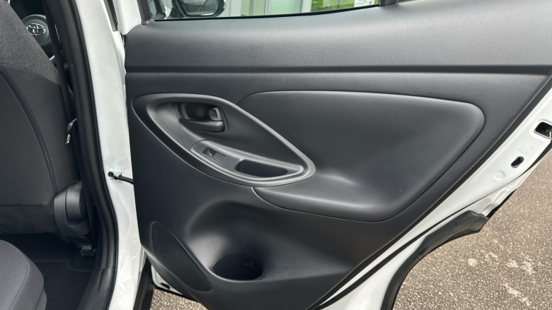 Toyota Yaris Cross 1.5 Hybrid Design 5dr CVT Hybrid Estate